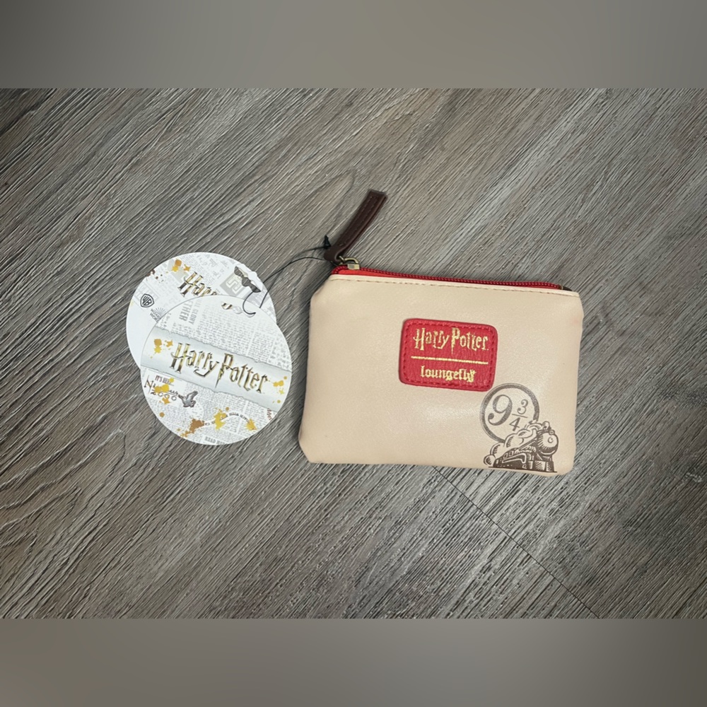 Harry Potter Loungefly Coin Wallet w/ Hogwarts Reusable Bag